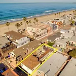 Roxy Beach House 2